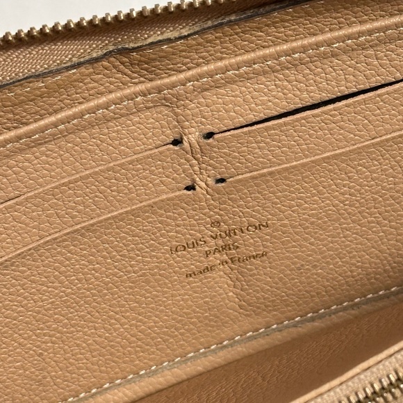 Louis Vuitton Zippy wallet in Turtledove Empreinte Leather - Picture 2 of 8